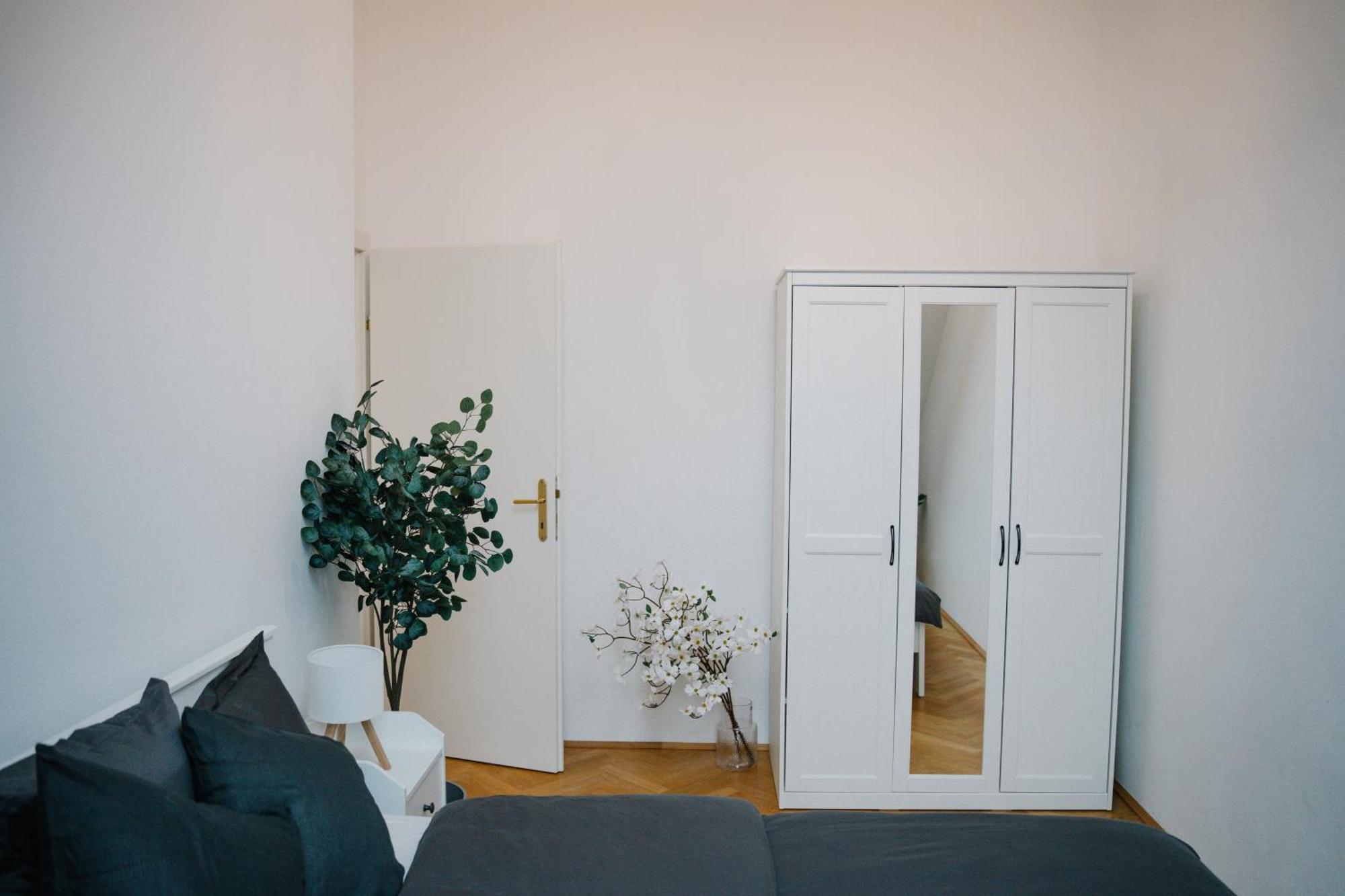 110Qm, 4 Bedrooms, Near Schoenbrunn - Axara Housing Osw 33 Вена Экстерьер фото