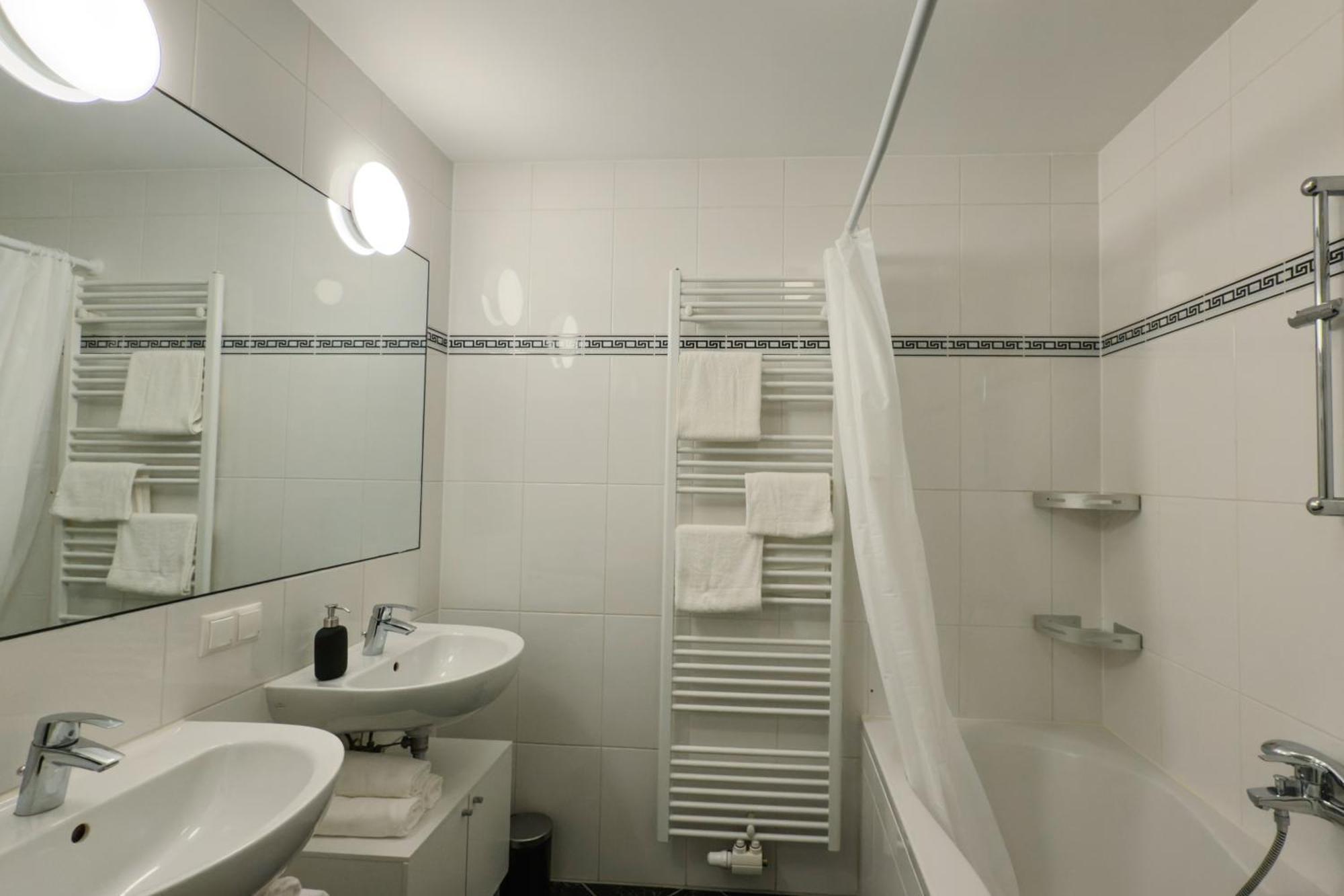 110Qm, 4 Bedrooms, Near Schoenbrunn - Axara Housing Osw 33 Вена Экстерьер фото